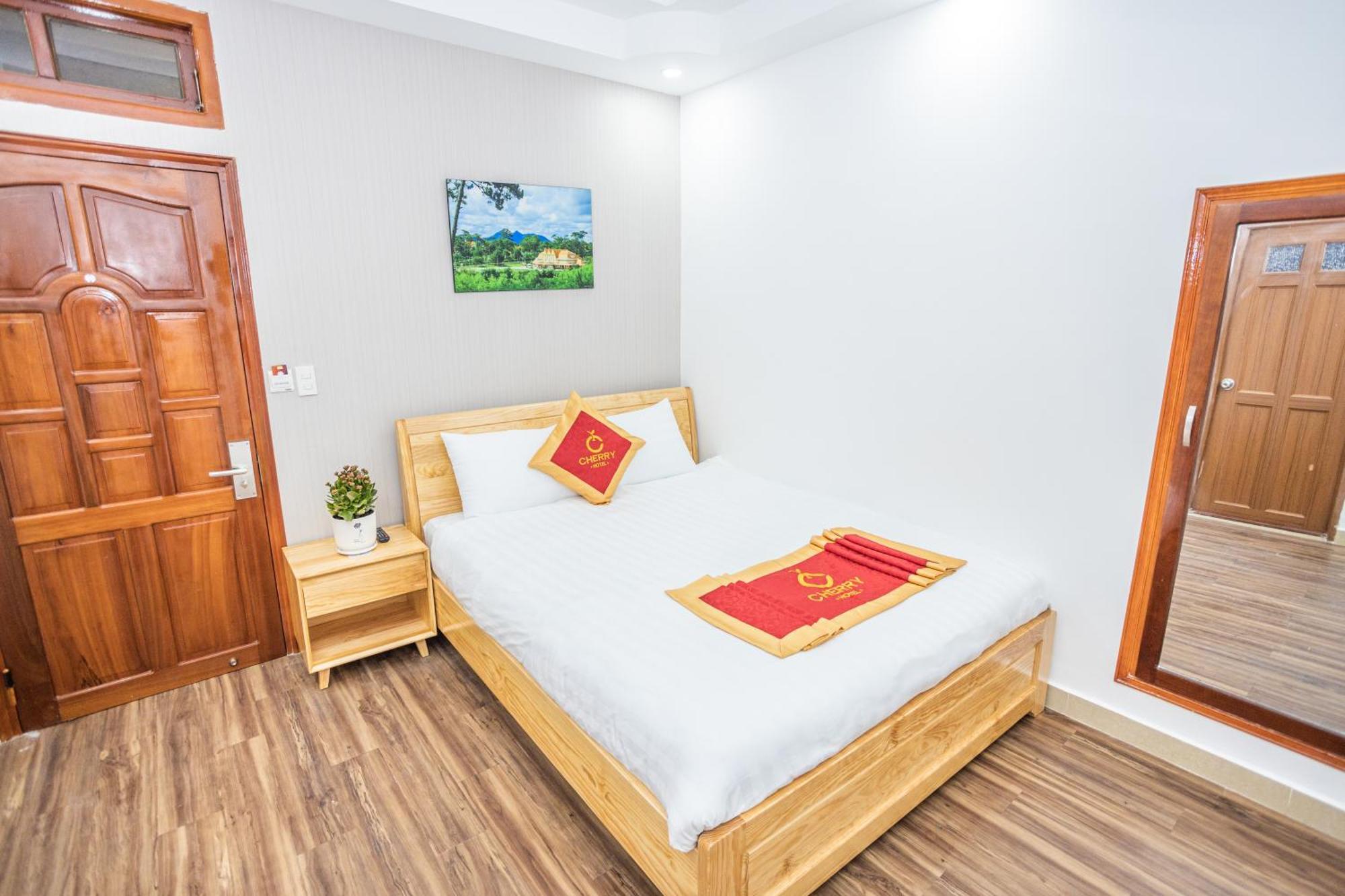 Cherry Hotel 2*