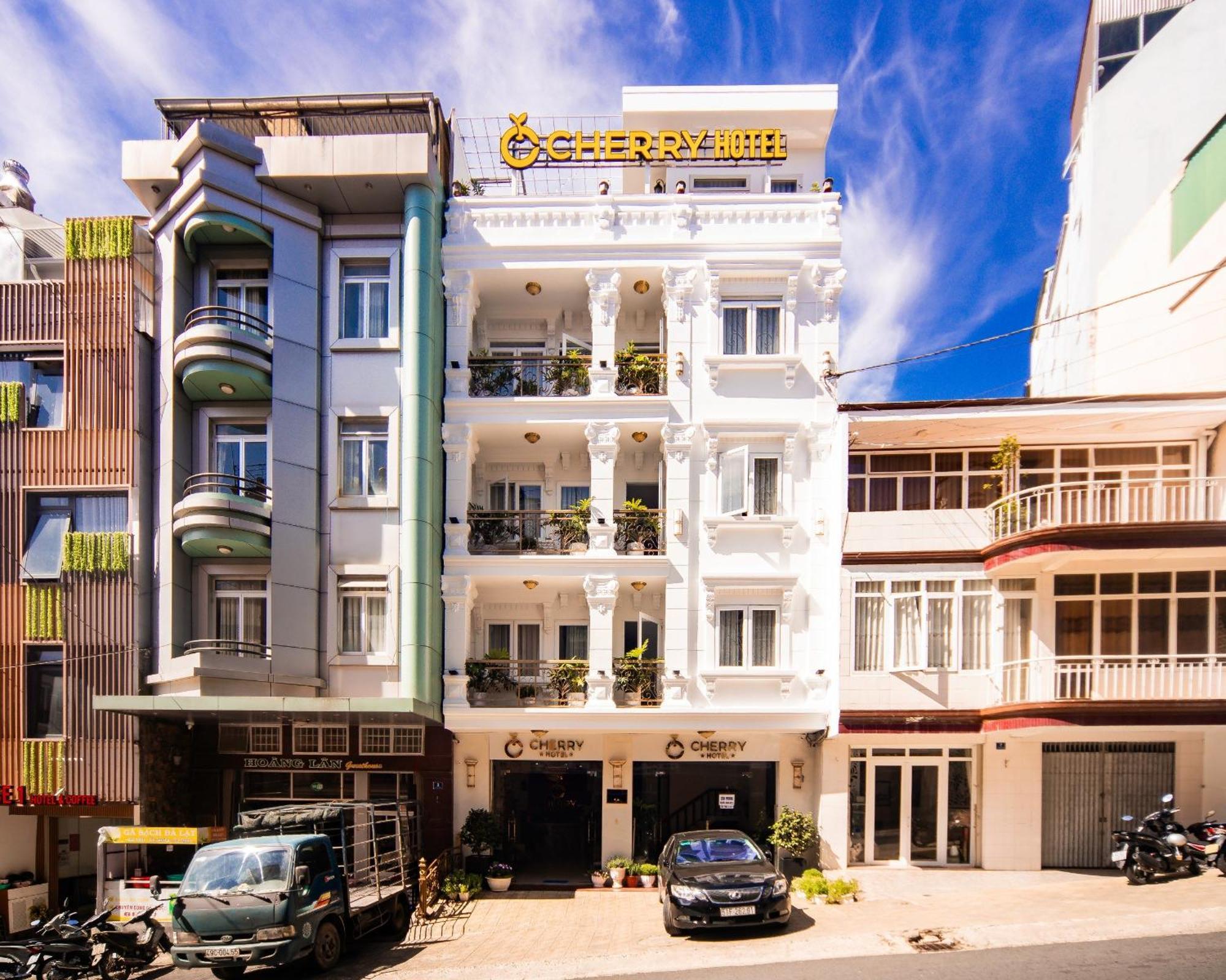 Cherry Hotel 2*